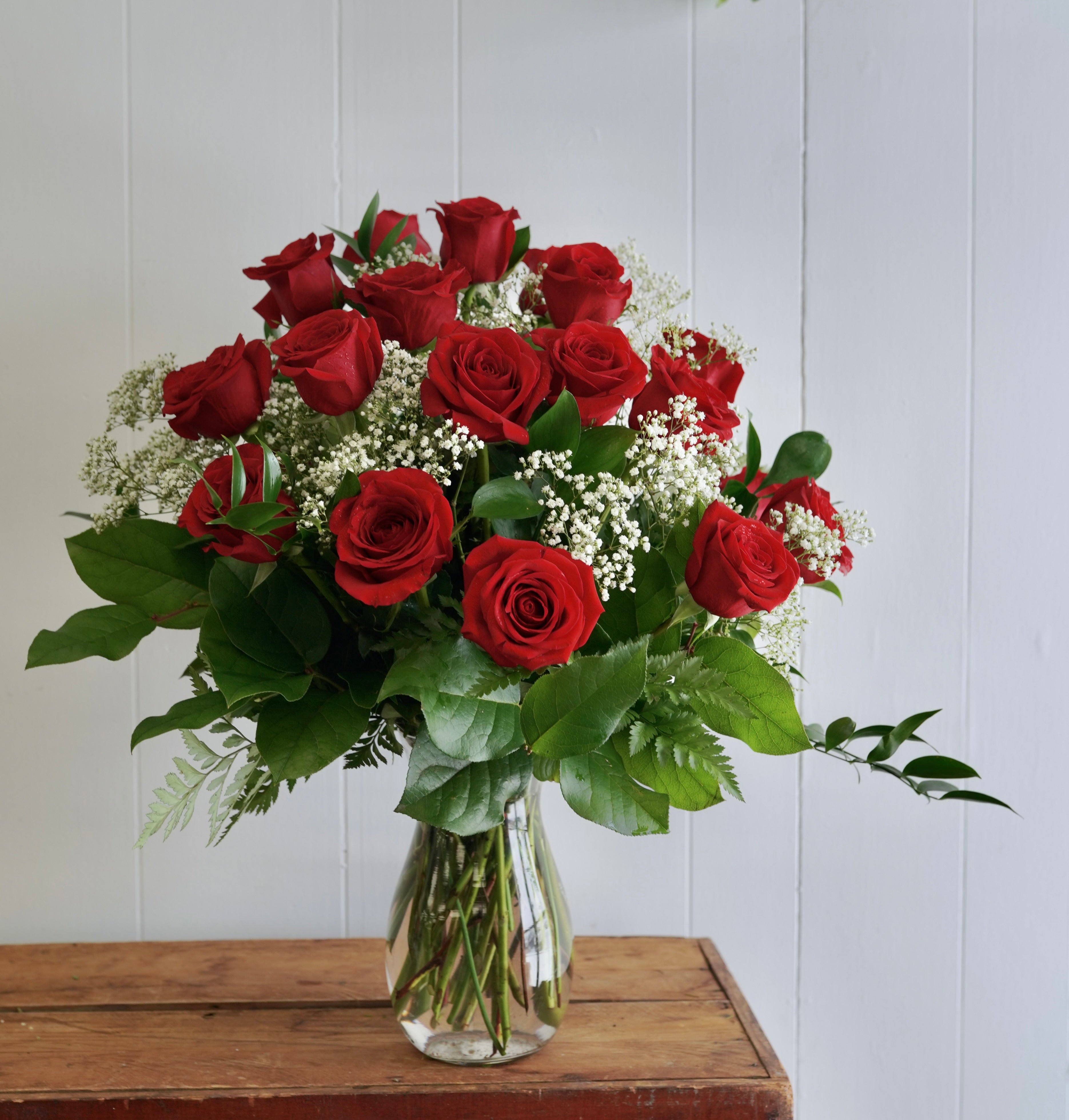 Red Rose Vases